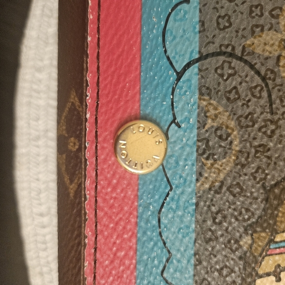 Louis Vuitton Sarah Wallet Monogram Animation Carriage Edition – Pink Interior - Picture 2 of 8